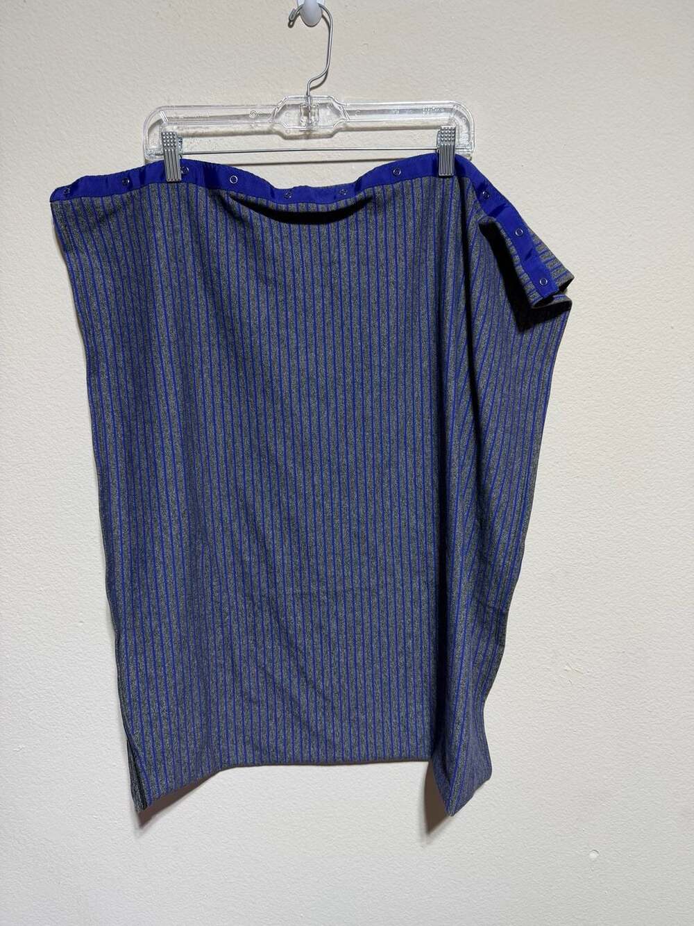 Lululemon Vinyasa Convertible Scarf Wrap in Parallel Stripe Pigment Blue/ black